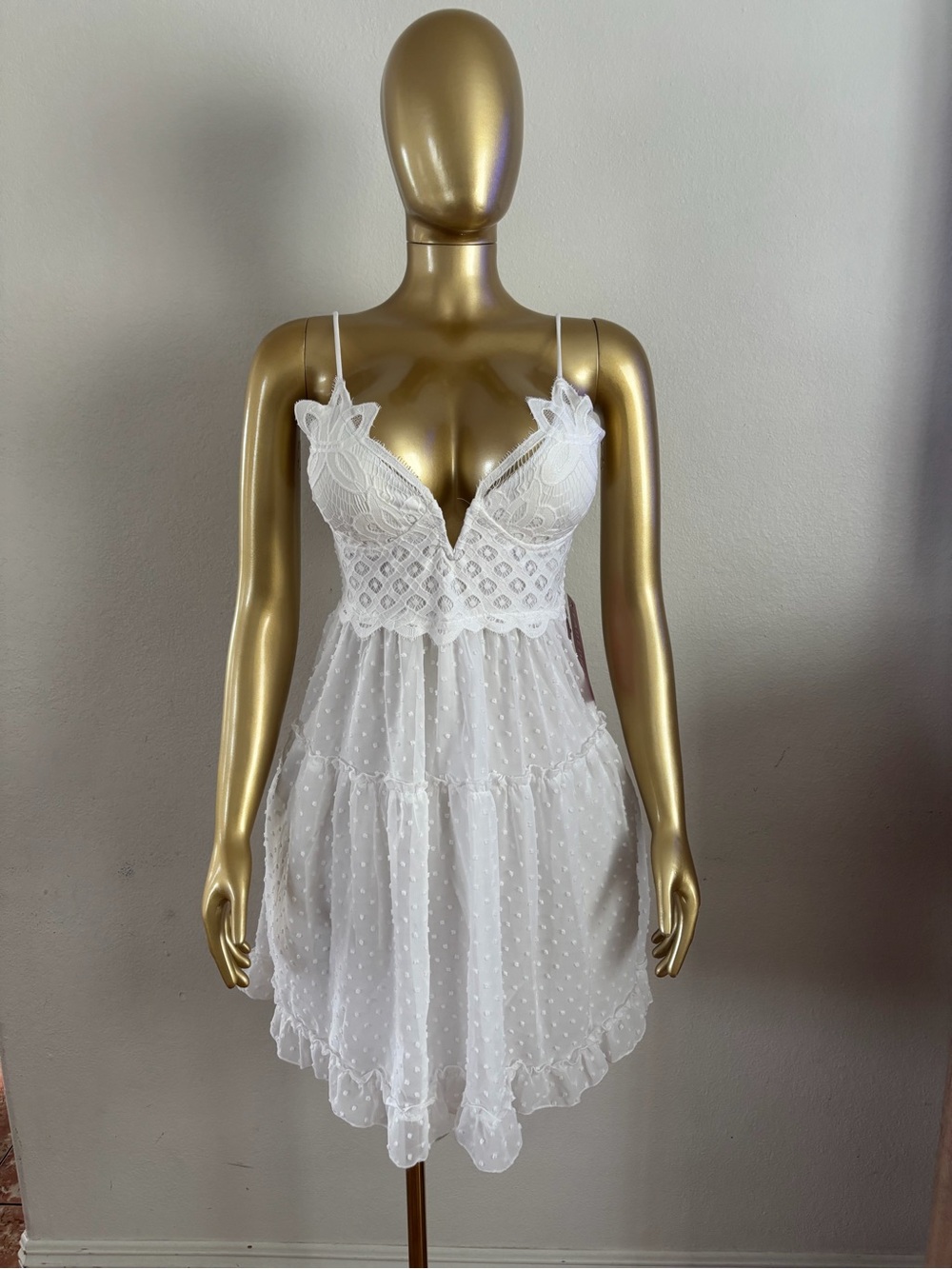 Women’s White Lace & Swiss Dot Babydoll Chemise
